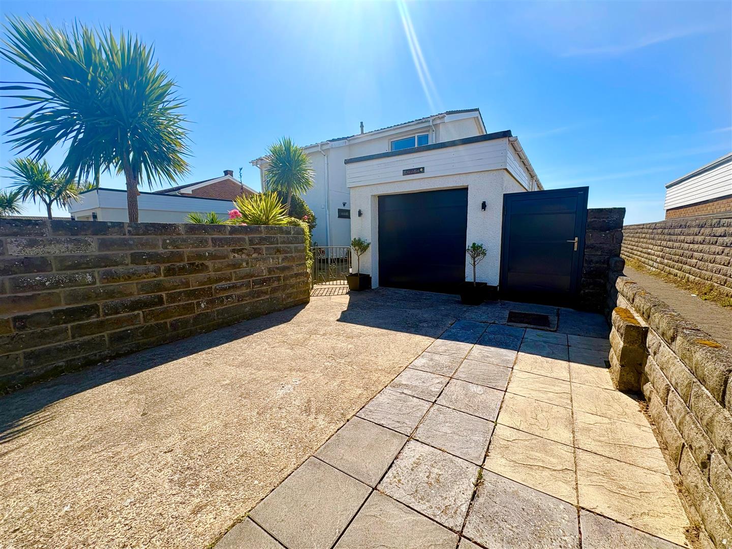 6 Rest Bay Close, Porthcawl, CF36 3UN